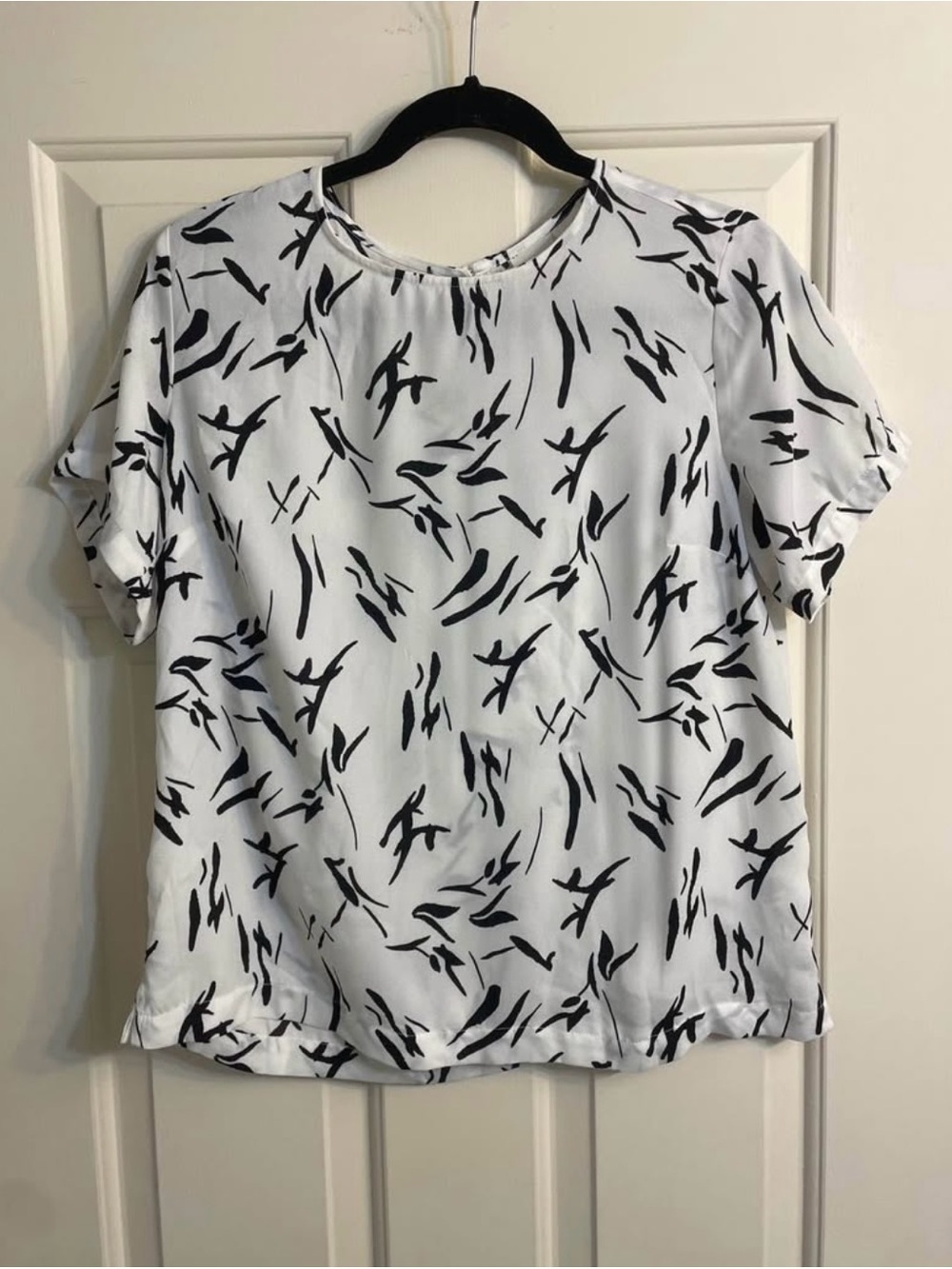 a new day Black & White Abstract Print Short Sleeve Blouse